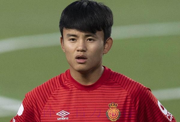 和本泽马相撞后受伤 久保建英预计至少休战一个月 和本泽马相撞后受伤 久保建英预计至少休战一个月